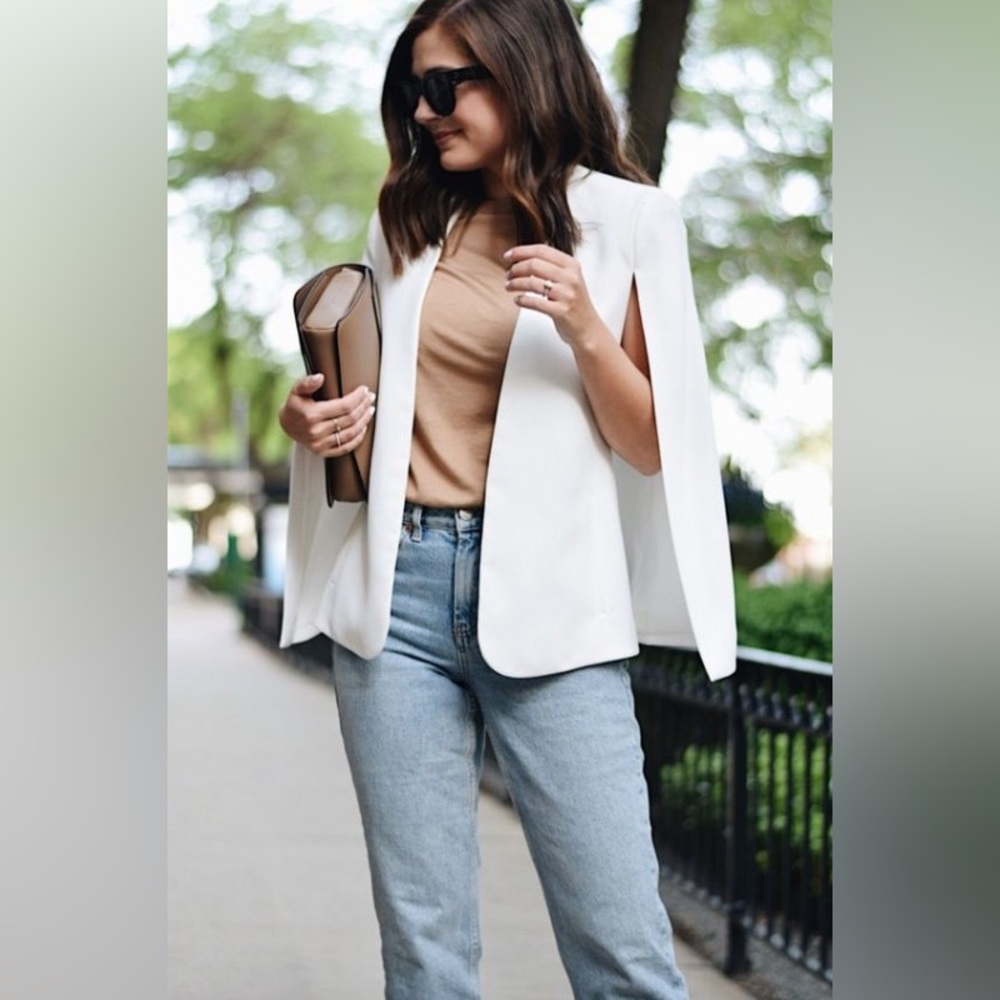 NWOT-Mural White Cape Blazer
